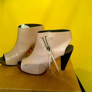 Joie nude booties 4 inch heel